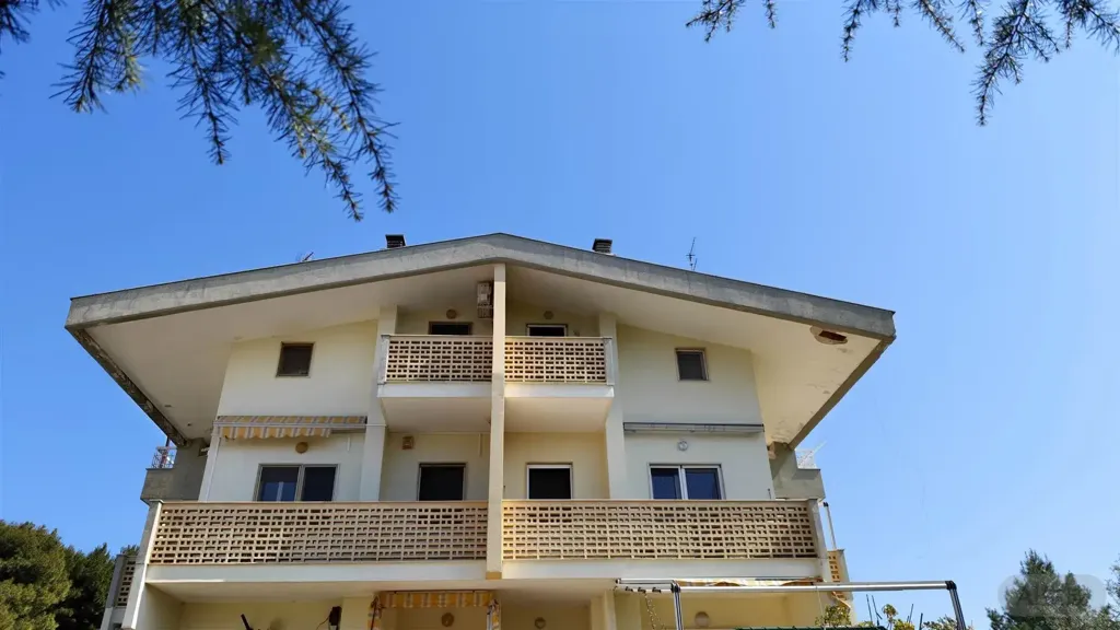 Välivaade - Four-Bedroom Apartment with Garden in Bari