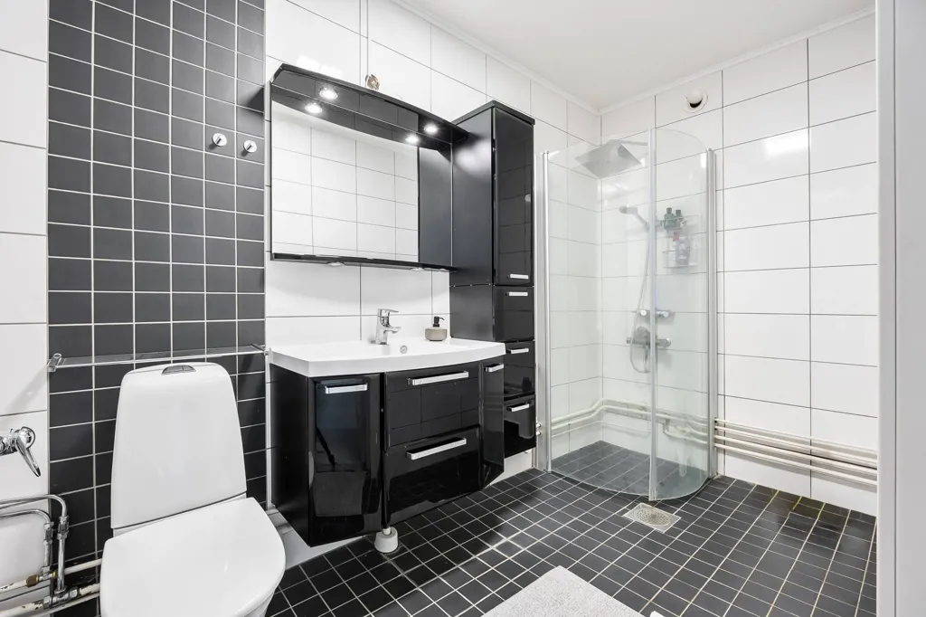 Vannitoad - Apartment with Balcony in Söderkulla