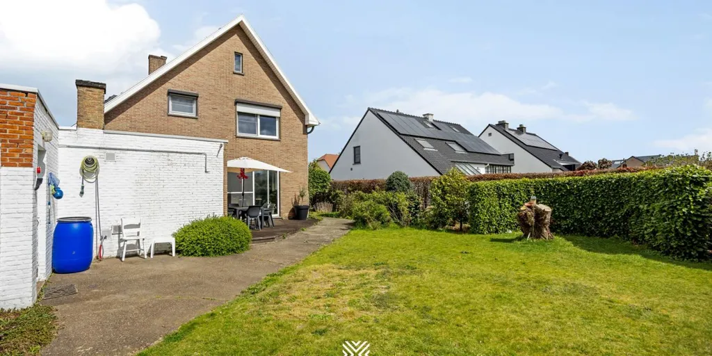 Garden - Open Plan House with Garden in Zonhoven