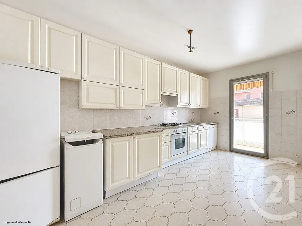 Cuisine - Appartement 4 Pièces avec Balcon à Menton