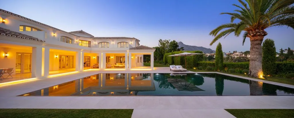 Bassein - Luxury Villa with Golf Course View in Marbella