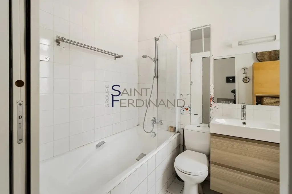Vannitoad - Luxury Duplex Flat with City View in Monceau