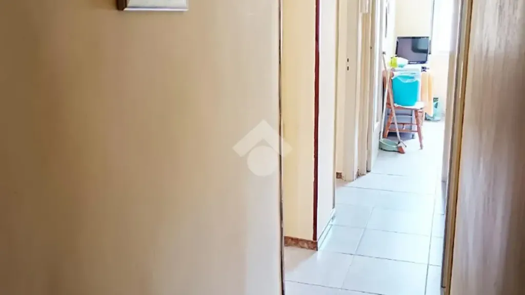 Esik - Three-Bedroom Apartment with Balcony in Palermo