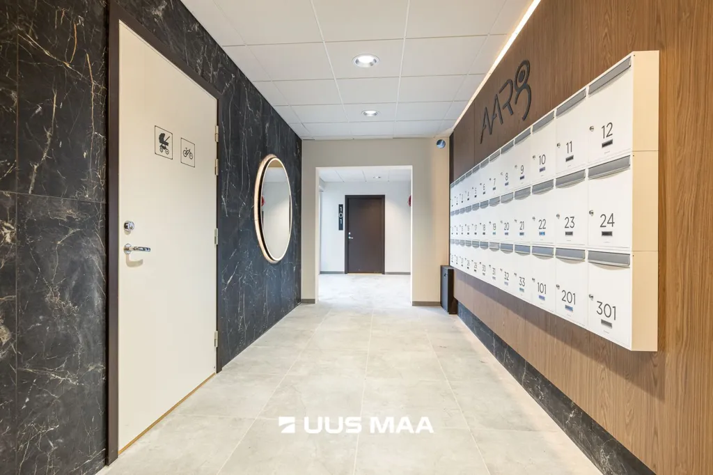 hallway_entrance