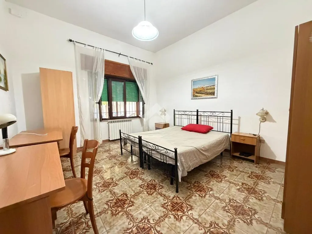 Chambres - Ground Floor Trilocale in University Area, Lecce