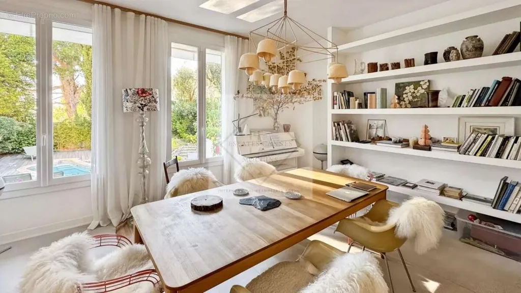 Salle à manger - Maison de Ville avec Piscine à Cannes