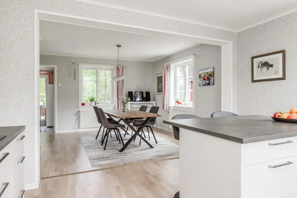 Cuisine - Charming House with Lake View in Röbjörkeby