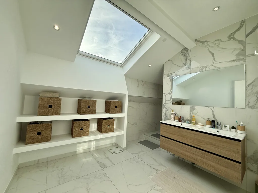 Salles de bain - Appartement avec Tropezienne et Terrasse Sud à Saint-Étienne