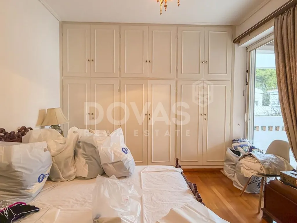 Magamistoad - Double-Fronted Apartment with Garden in Kifissia