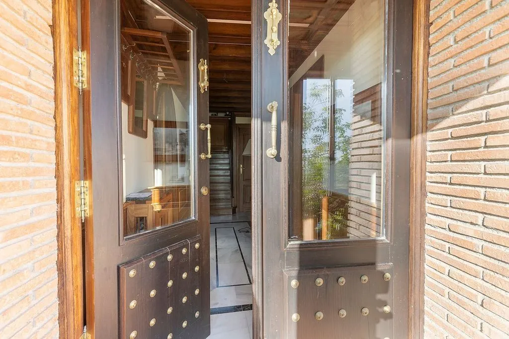 Entrée - Chalet with Pool and Terrace in Nívar