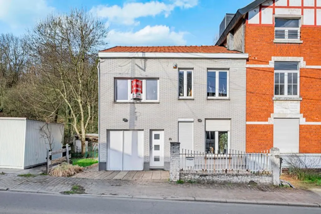 Välivaade - Three-Faced House with Garden in Herstal
