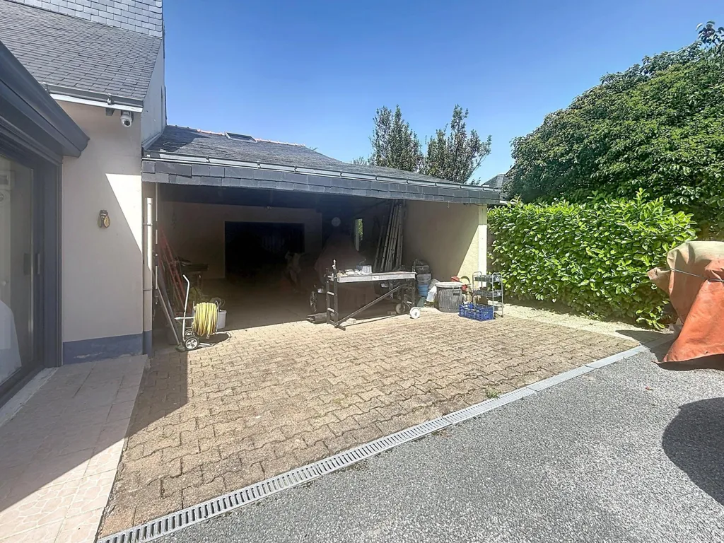 Extérieur - Maison avec Jardin et Véranda à Ligné