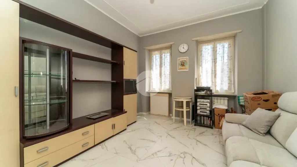 Elutuba - Rustic-Style Flat with Balcony in Torino