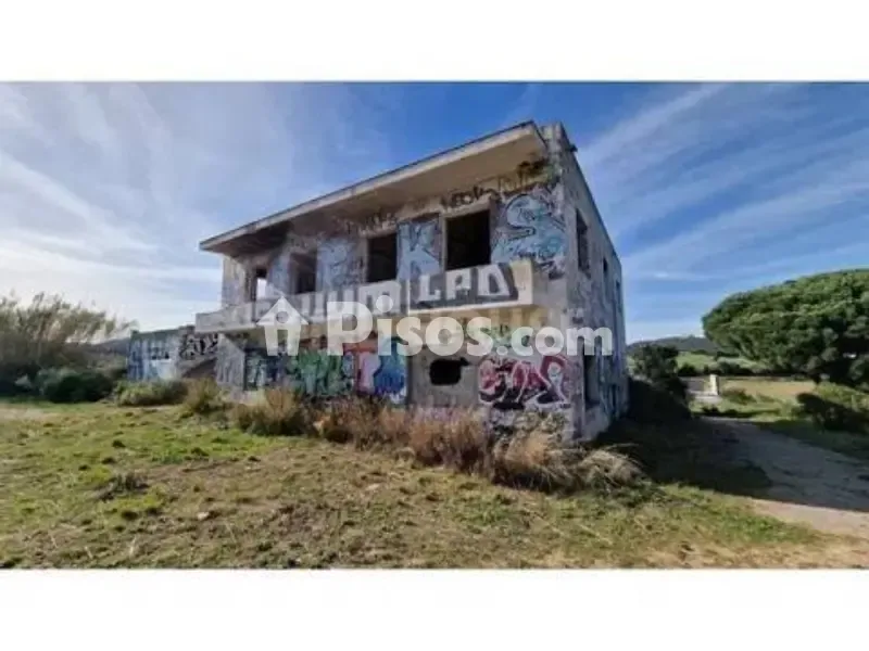Välivaade - Rustic House for Renovation in Palafolls