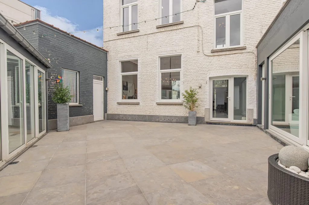 Aed - Renovated Mansion with Pool in Merchtem Centre