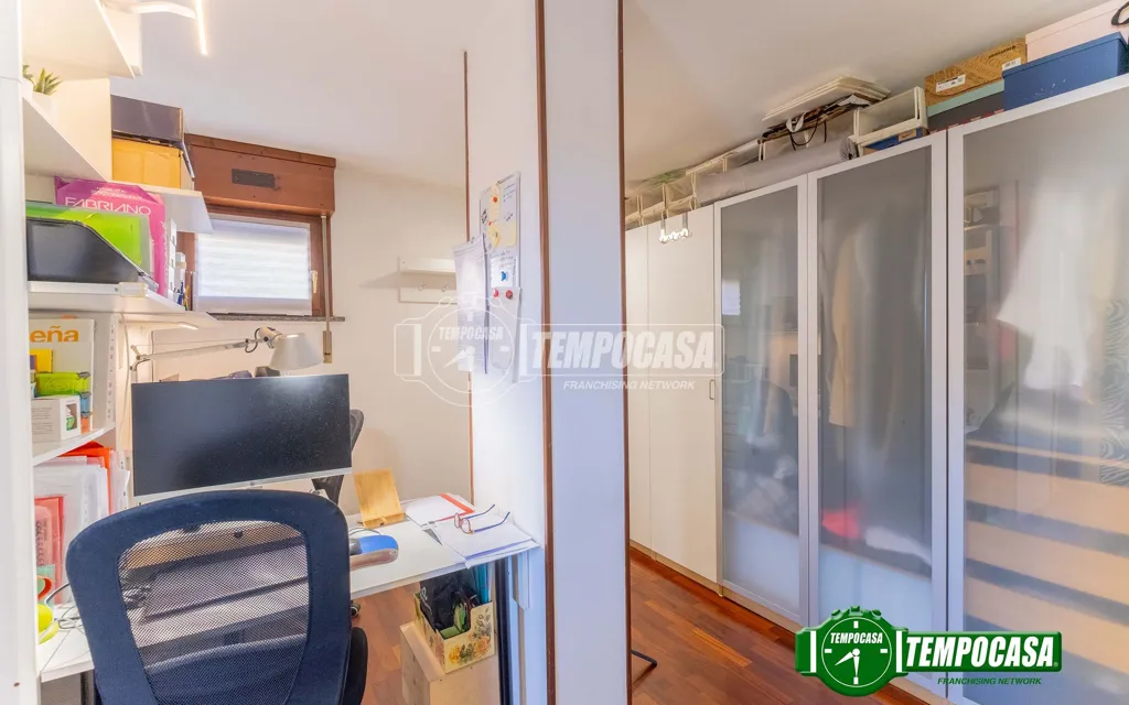 Kabinet - Modernised Three-Room Flat with Balcony in Milan