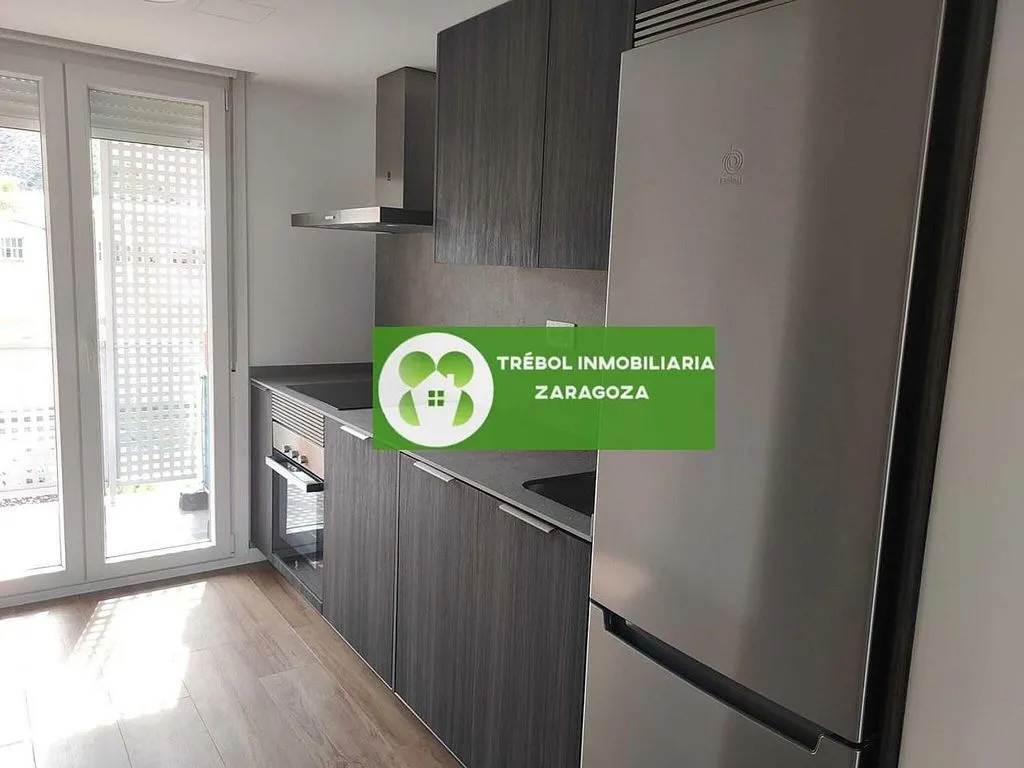 Köök - New-Build Apartment with Large Terrace in Cadrete