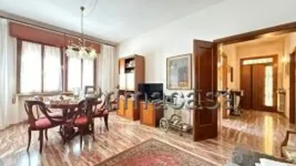 Dining Room - Villa with Private Garden in Legnago