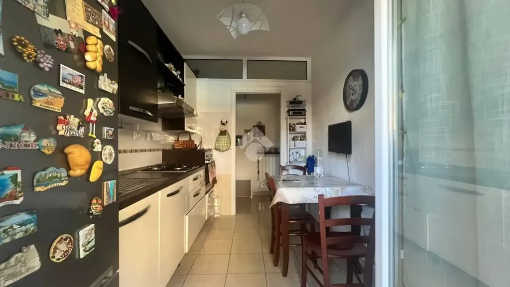 Köök - Spacious Apartment with Garden in Ladispoli
