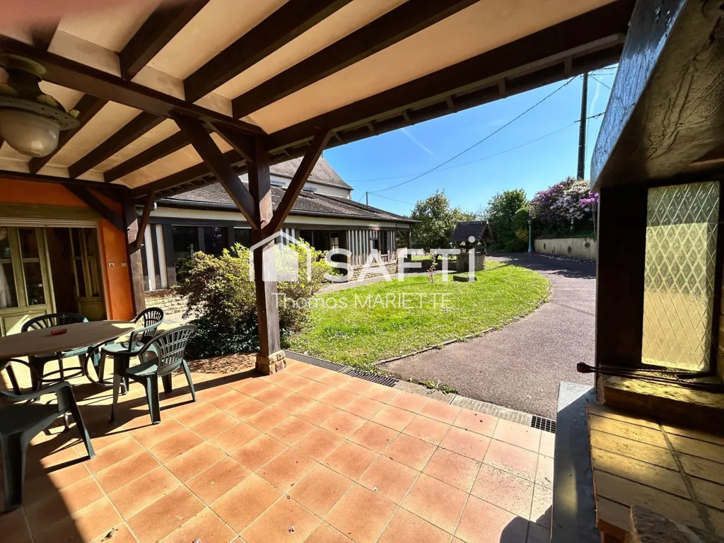 Terrasse - Maison en Pierre avec Jardin Clos à MOULINES