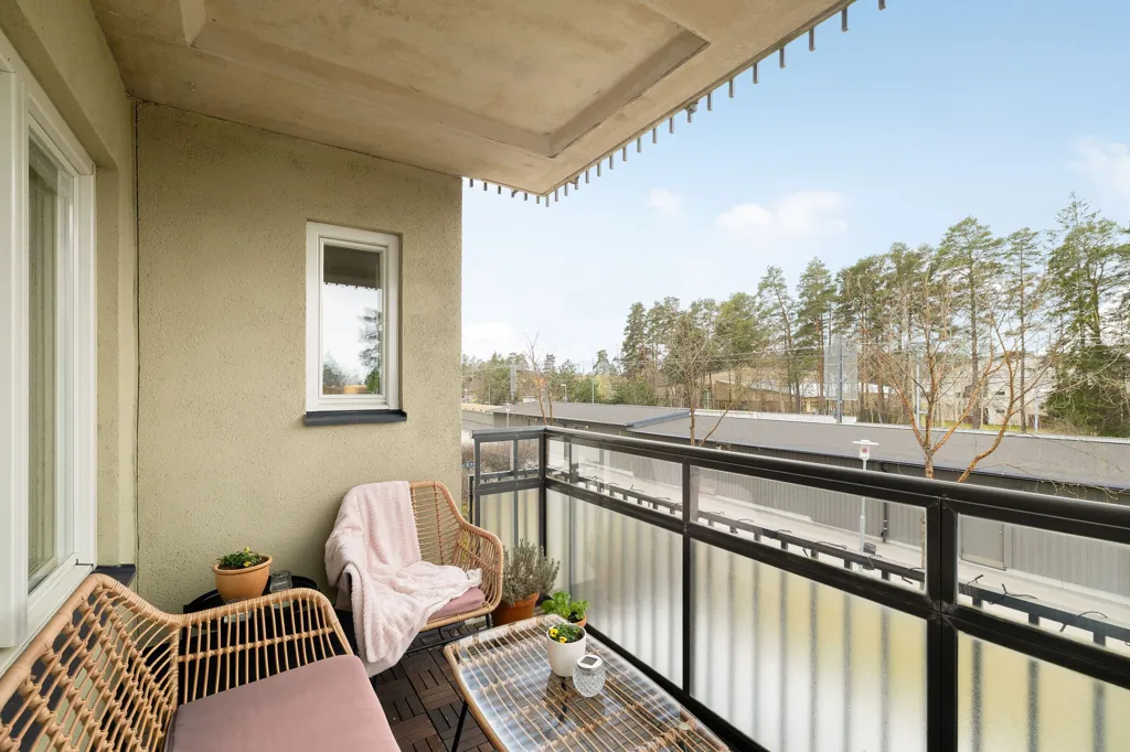 Balcon - Apartment with Balcony in Vallentuna