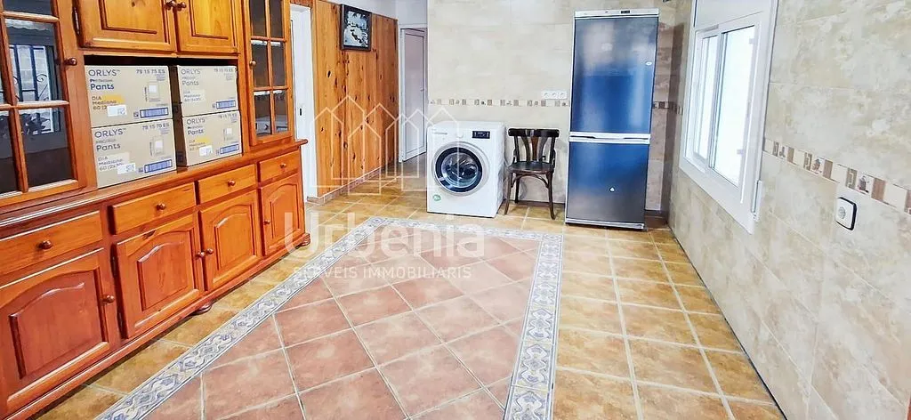 Pesuköök - 5-Bedroom House with Pool in Niàgara Parc