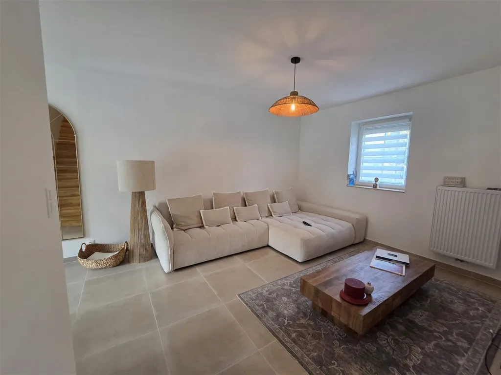 Elutuba - Energy-Efficient 3-Bedroom House in Baugnies