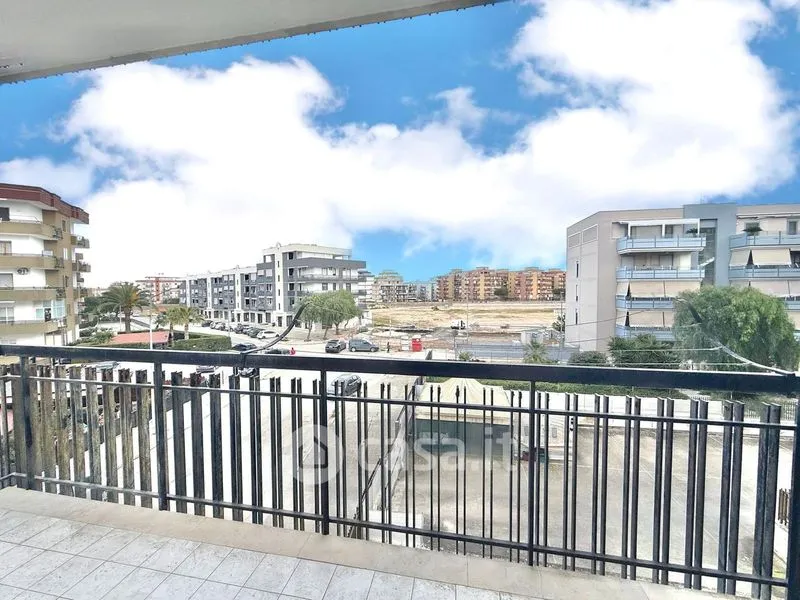 Rõdu - Fully Renovated Apartment with Balconies in Trani