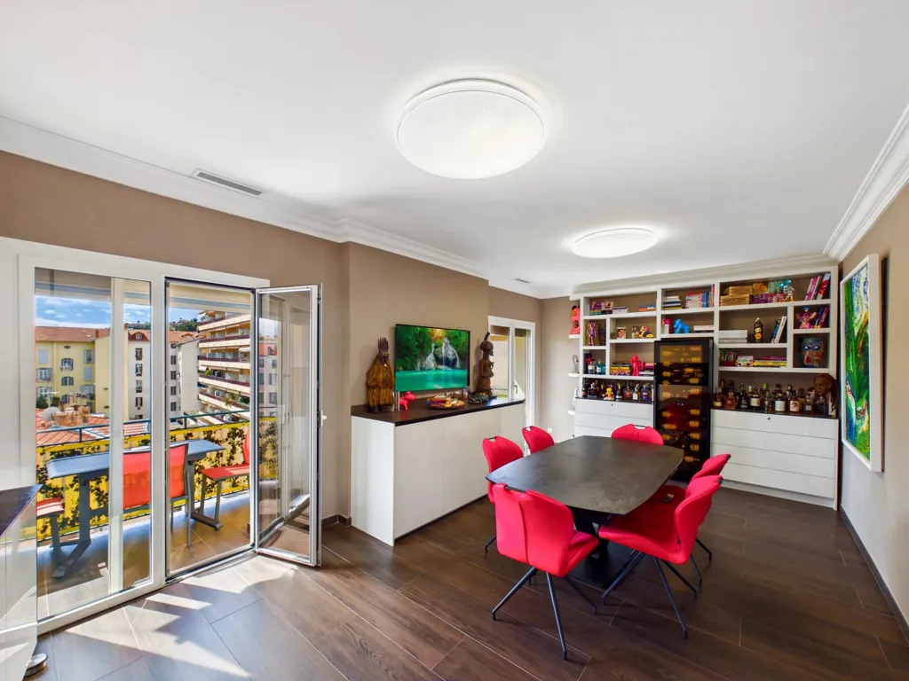 Salle à manger - Appartement Luxueux avec Balcons à Menton