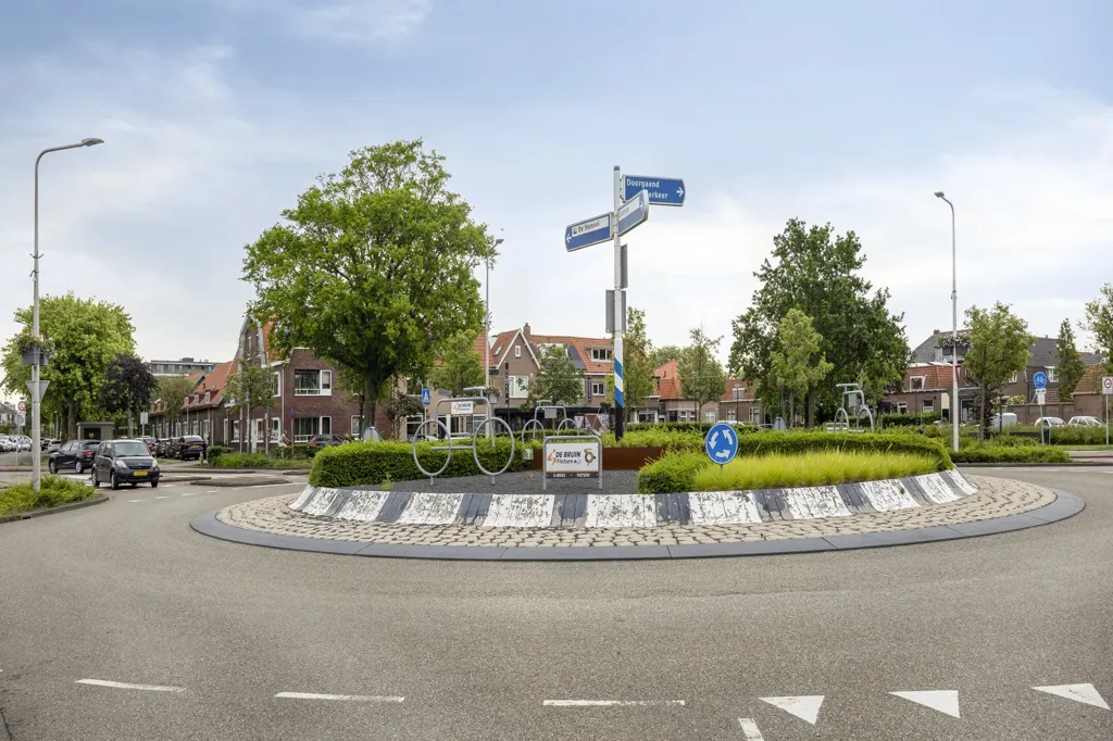 Semi-Detached Home with Workshop in Honselersdijk
