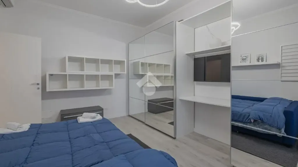 Chambres - Rearranged Apartment with Balcony in Rome