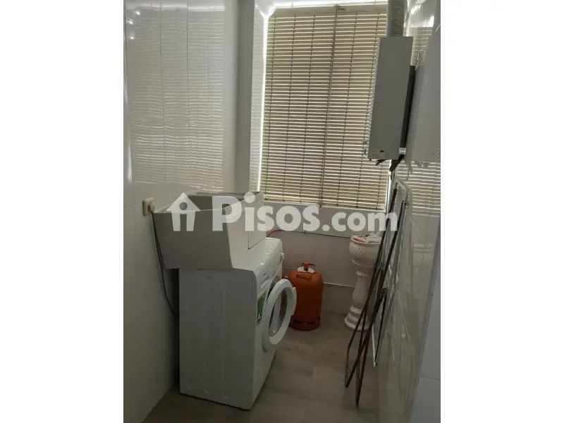 Buanderie - Bright Apartment with Balcony in Central Location