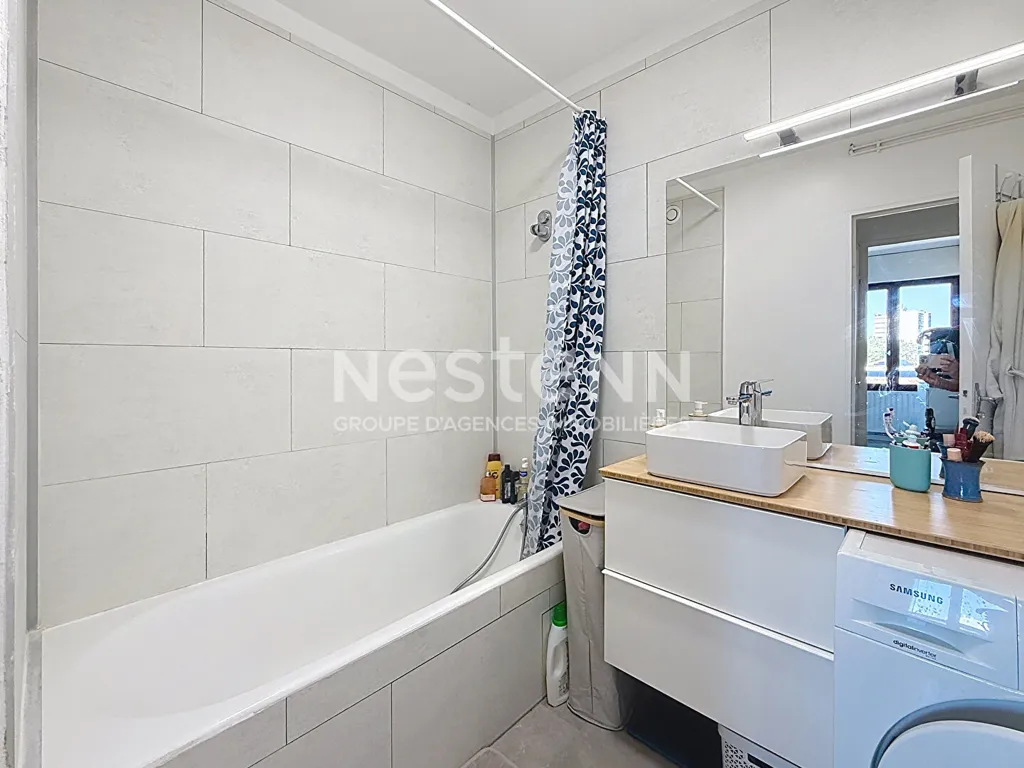 Salles de bain - Appartement T2 Balcon en Dernier Étage Centre Ville à Bron