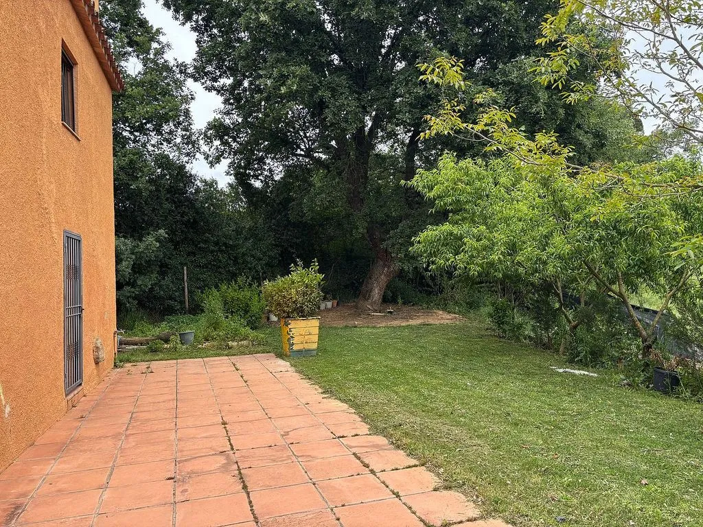 Giardino - Restored Masia with Garden in Quart