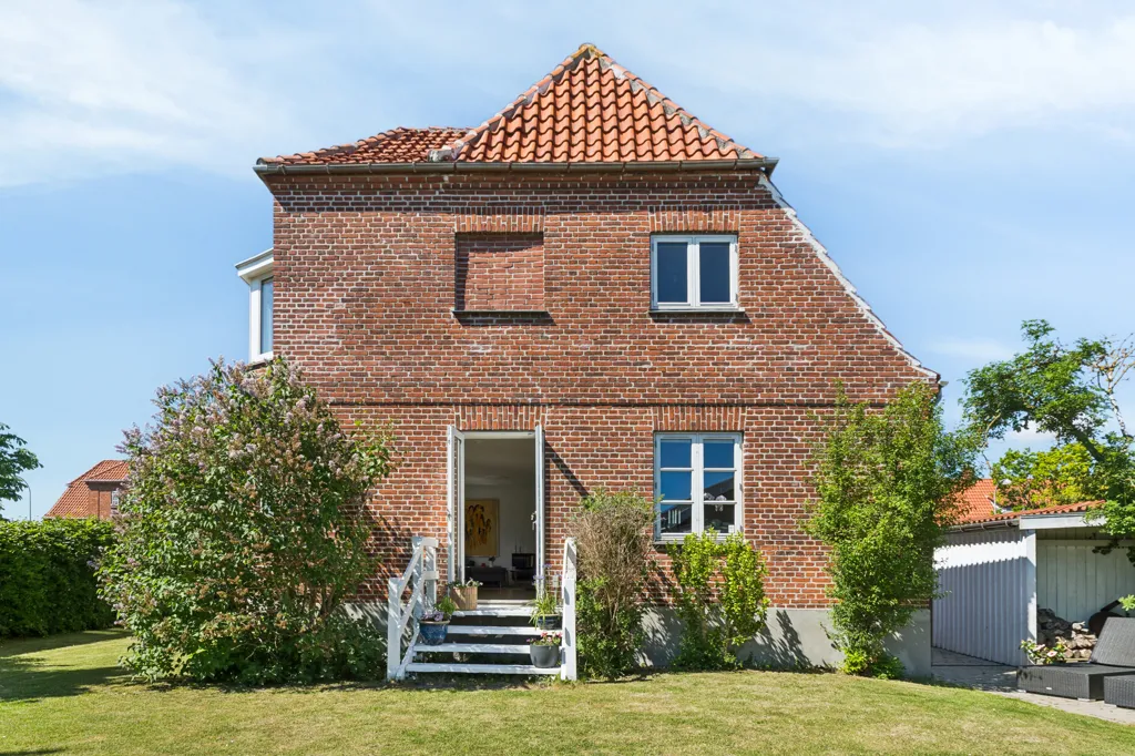Välivaade - Classical Villa with Quiet Setting in Hvidovre