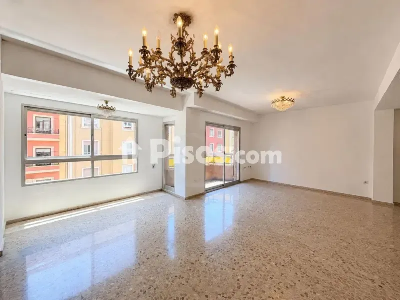 Soggiorno - Apartment with Garden Views in Valencia Centre