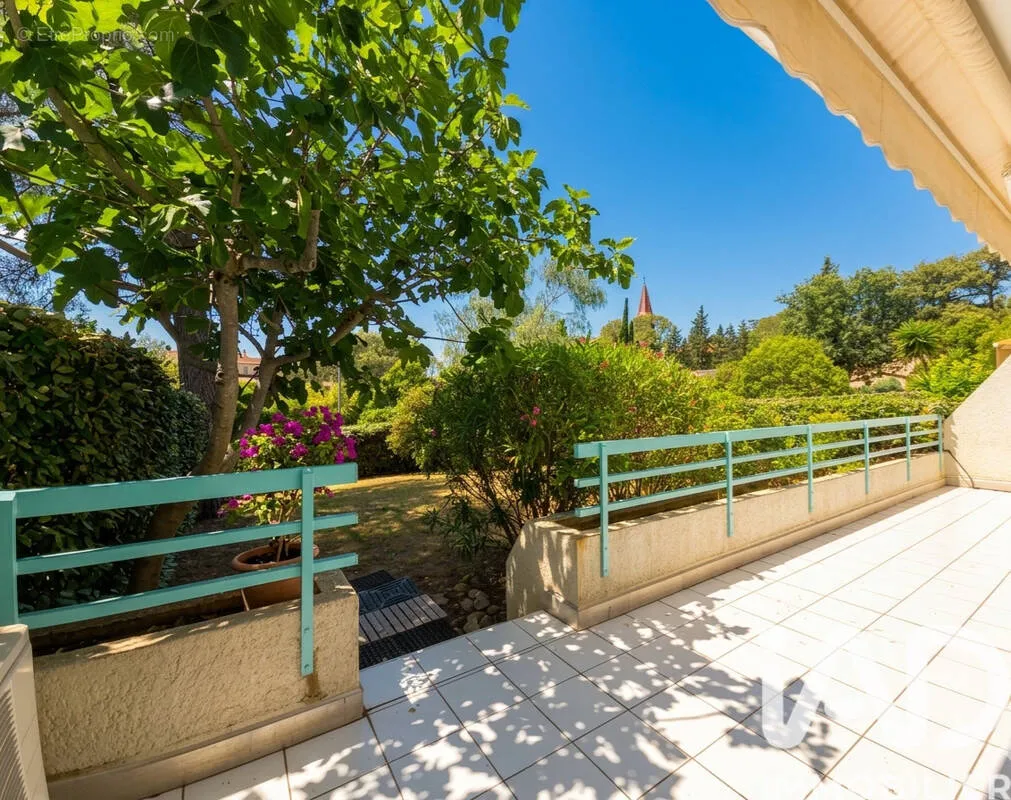 Terrass - Charming Apartment with Parking in Saint-Raphaël