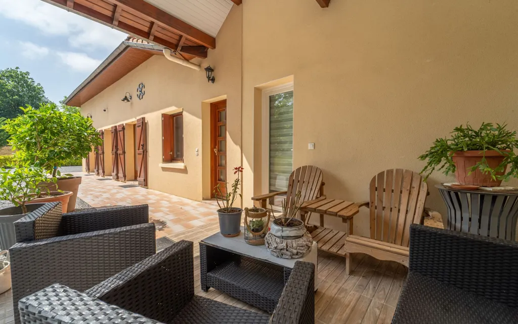 Terrass - House with Pool and Garden in Buanes