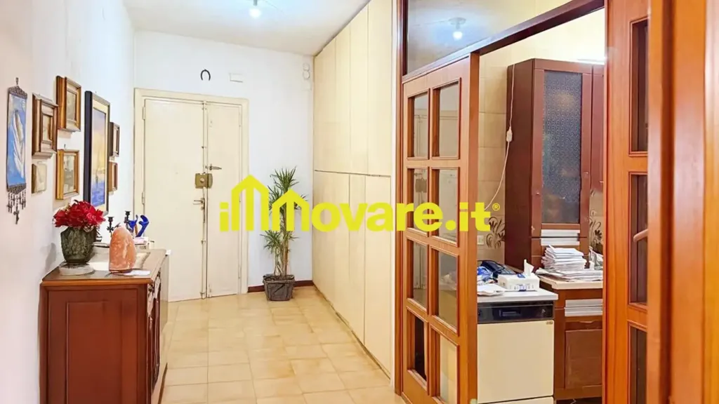 Entrée - Spacious Apartment with Triple Exposure in Bari