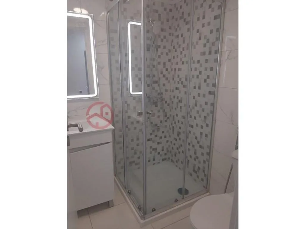 Vannitoad - Refurbished House with Patio in Casalinho da Ajuda