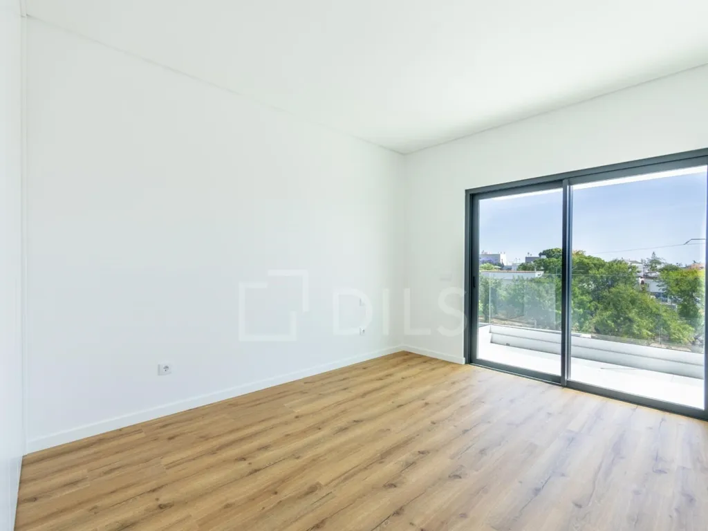 Pièces - Semi-Detached House with Pool in Olhão