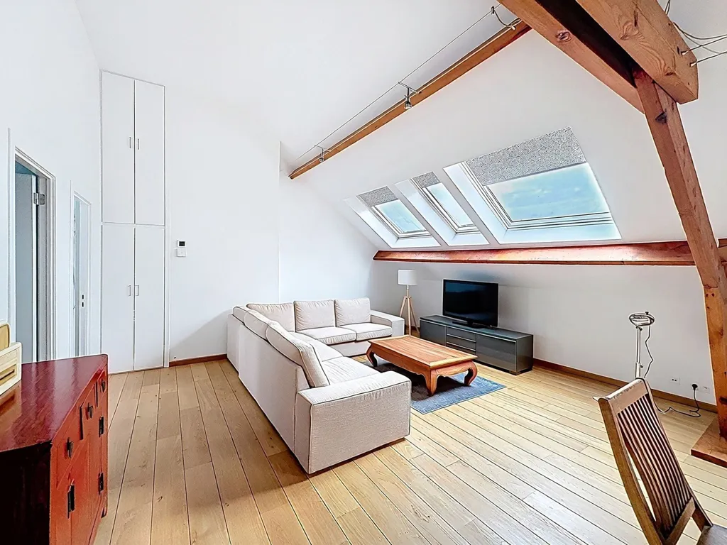 Pièces - Appartement Rénové avec Cuisine Équipée à Sint-Stevens-Woluwe