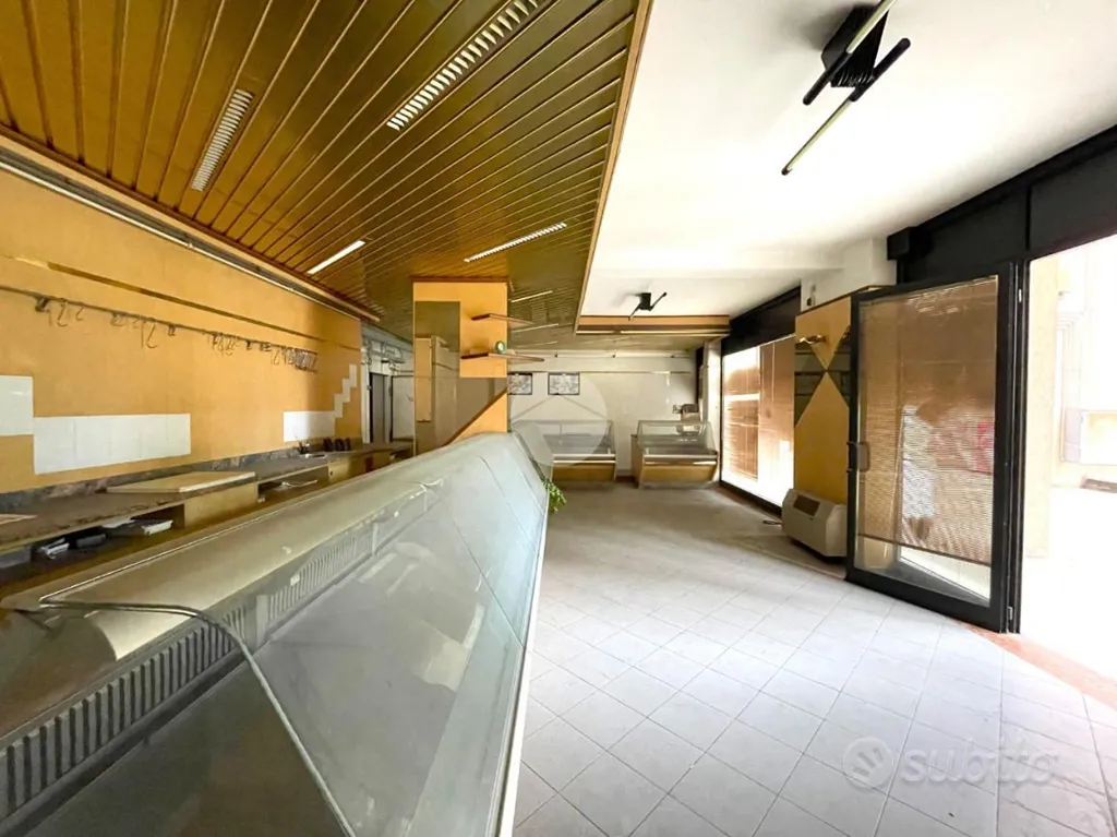 Stanze - Shop with Basement in Roncadelle