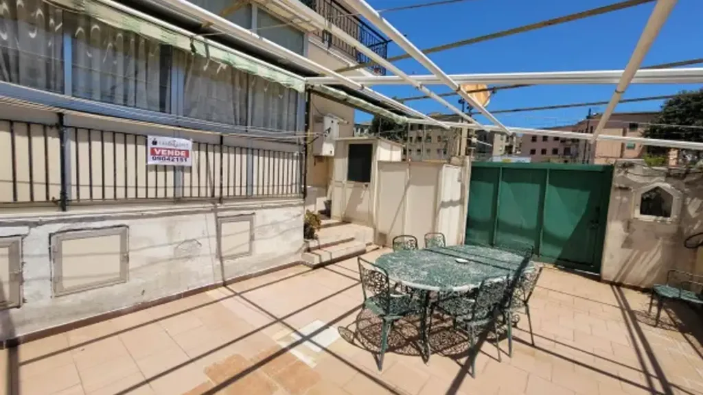 Terrasse - Trilocale with Private Outdoor Space in Messina