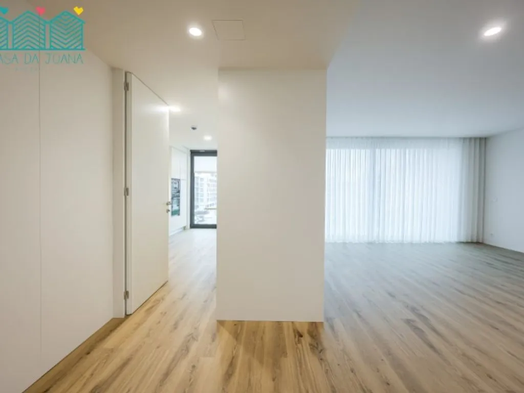 Séjour - Luxury 3-Bedroom Apartment in Aveiro