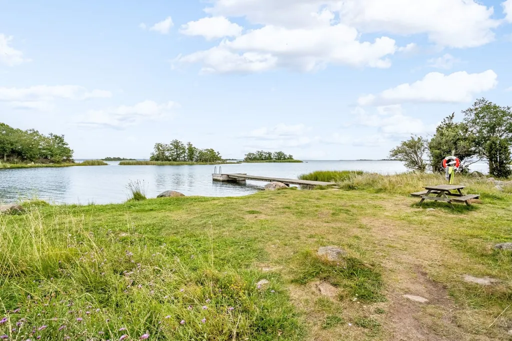 Jardin - Generous Plot in Scenic Dunö
