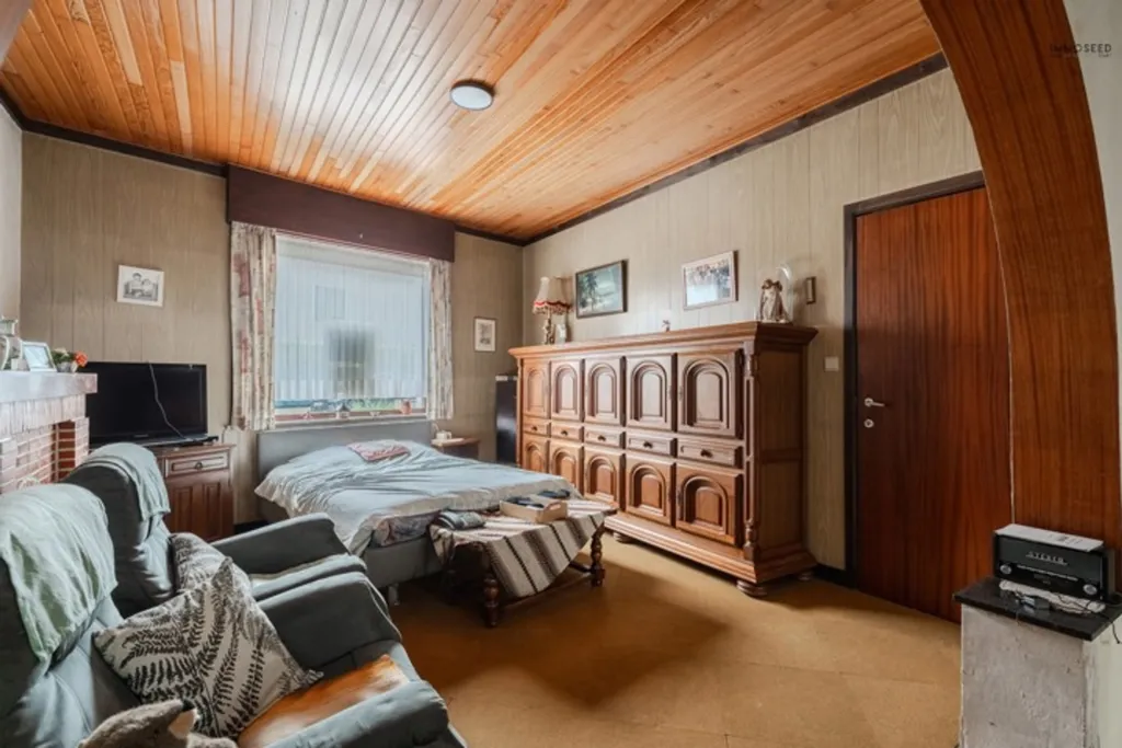 Chambres - Appartement à Rénover avec Terrasse Centrale
