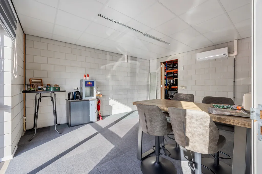 Kabinet - Detached House with Business Hall in Breda