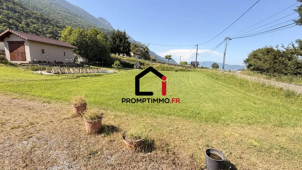 Jardin - Terrain Constructible avec Vue Lac à Le Bourget-Du-Lac