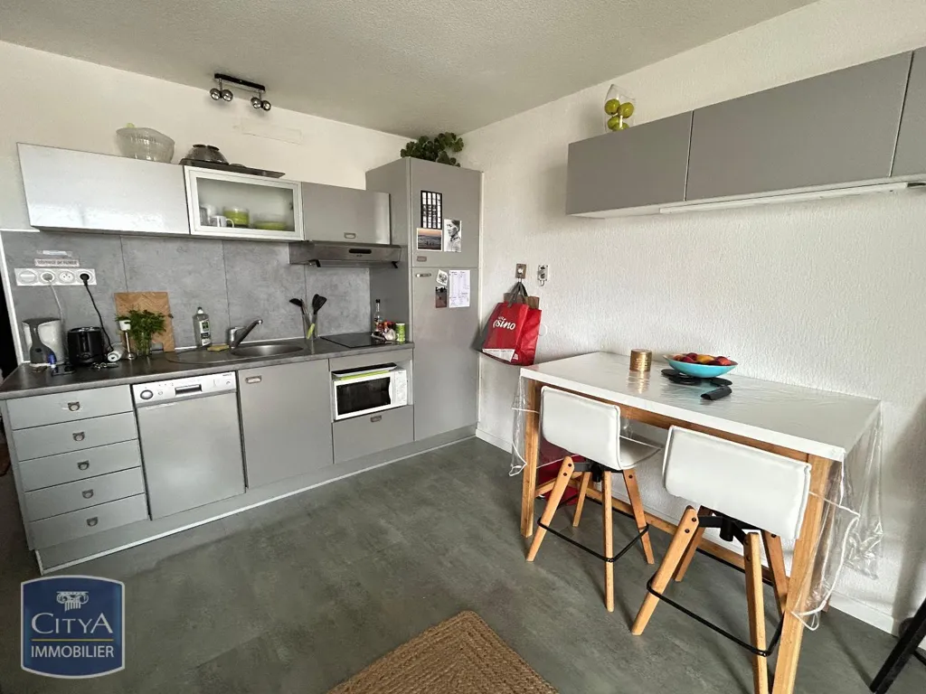 Cuisine - Appartement Meublé avec Balcon à Biarritz